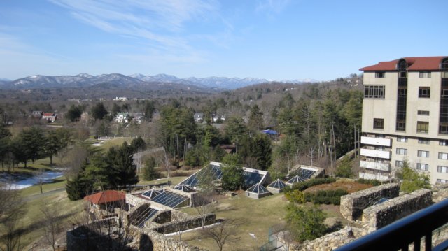groveparkinn.jpg