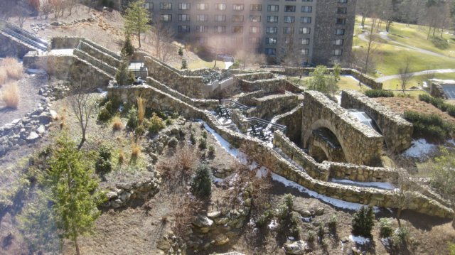 groveparkinn12.jpg